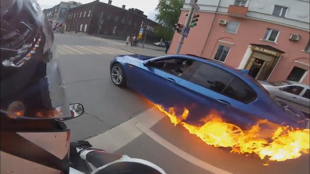 BMW загорелся в Перми