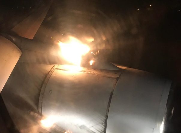 загорелся двигатель у самолета