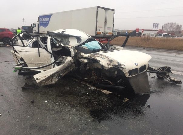 Водитель BMW погиб в аварии на трассе Тюмень - Омск