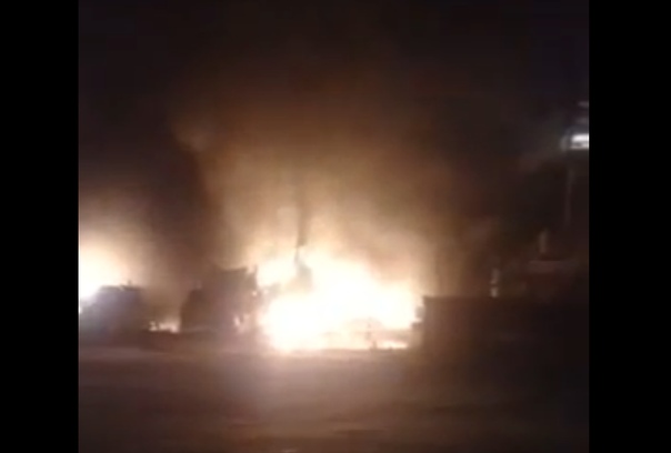 "Все горит, двое помбуров там остались..." Очевидец выложил видео пожара на ямальском месторождении