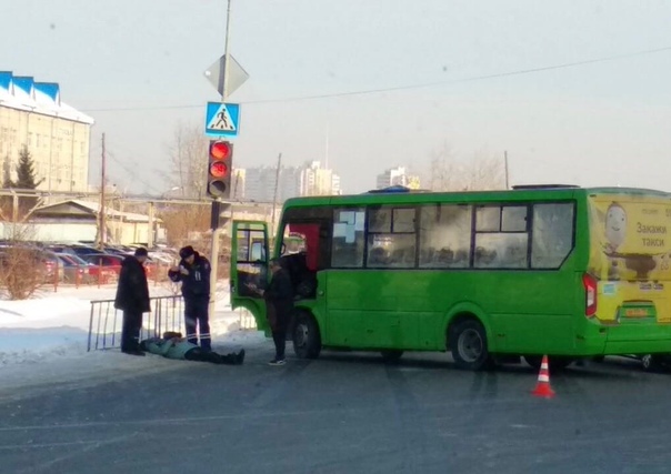 В Тюмени на Щербакова 51-й автобус сбил пешехода