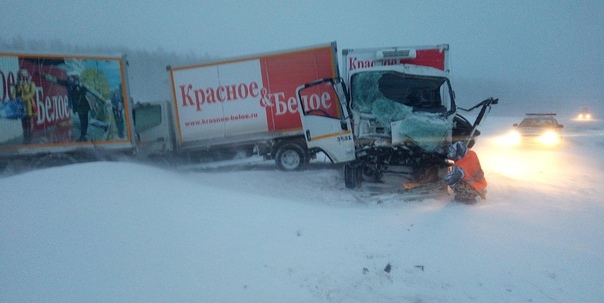Сразу четыре грузовика КБ столкнулись на трассе Шадринск-Ялуторовск, еще один перевернулся сам