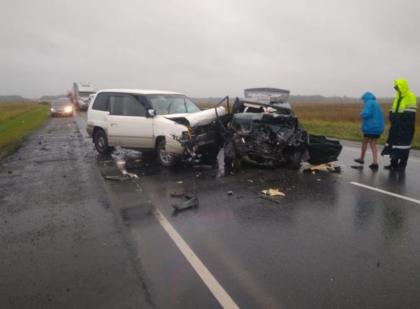 Лобовая авария на трассе Тюмень - Омск, погиб водитель ВАЗа