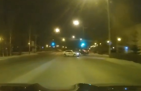 "Надо было бить такси?" Пострадавший в ДТП в Ханты-Мансийске опубликовал ВИДЕО аварии