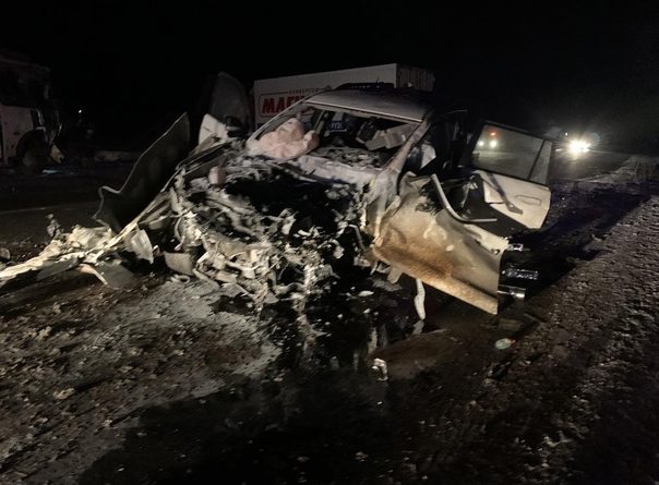 Land Cruiser влетел под грузовик "Магнита" на трассе под Демьянкой: погиб водитель внедорожника