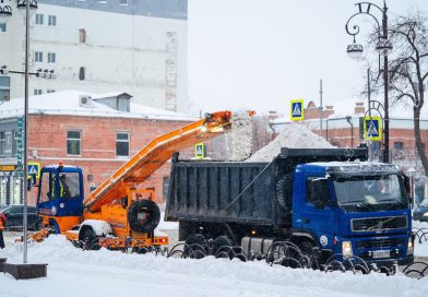 Губернатор А.Моор: "В работе подрядчиков по уборке снега произошел сбой"