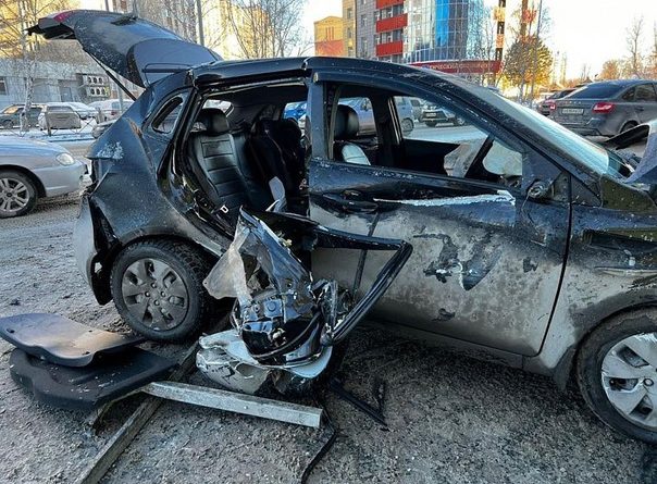 Утром в Тюмени в столкновении двух такси погибла пассажирка