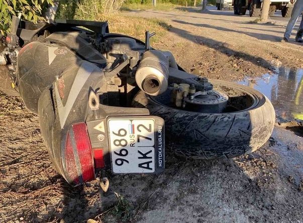 В Тюмени разбился насмерть пассажир мотоцикла, водитель выжил