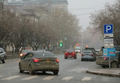 Снег, возможна гололедица: внимание на дорогу!