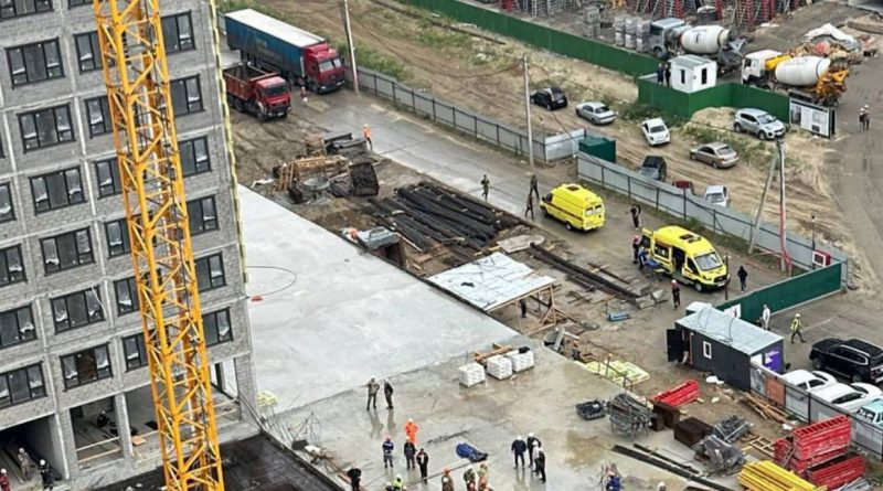Трагедия на стройке в Тюмени: с высоты 12-го этажа обрушилась площадка с рабочими