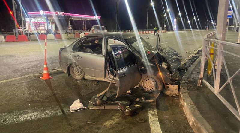 Молодежь катала ночью на "Ладе" и попала в ДТП на Червишевском тракте